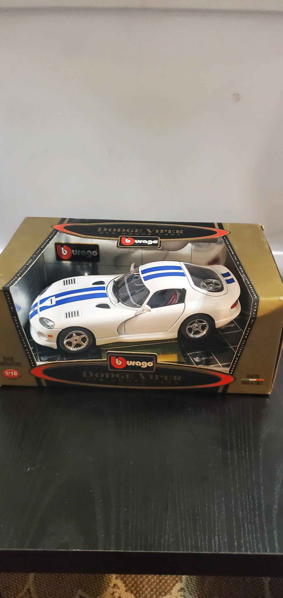scale Bburago Gold Collection 1997 Dodge Viper GTS Coupe - Ozone Park, New York - FleaMarketBay
