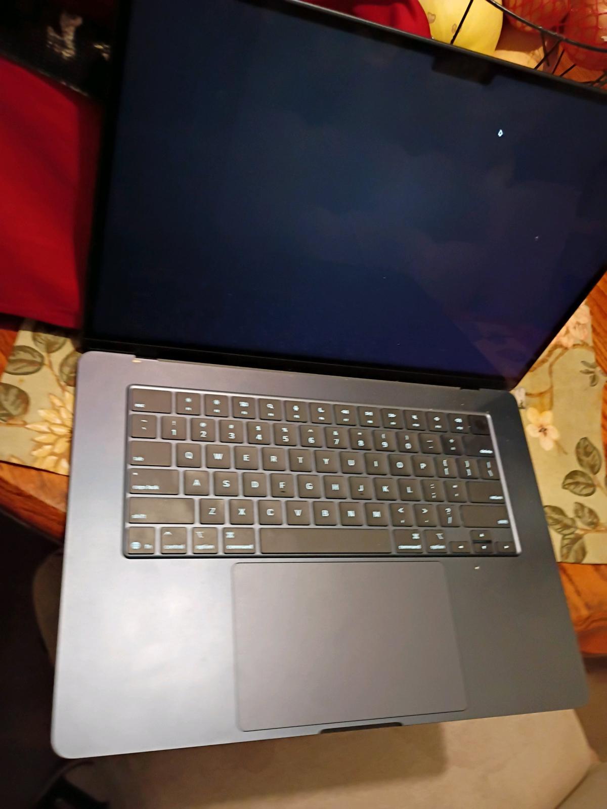 MacBook Air - Winston Salem, North Carolina - FleaMarketBay