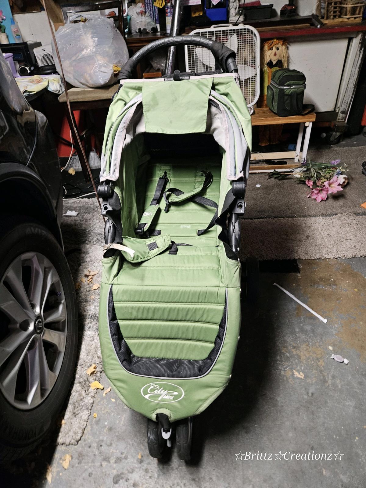 Lime green baby CIty Mini Stroller with add on organizer - Magna, Utah - FleaMarketBay