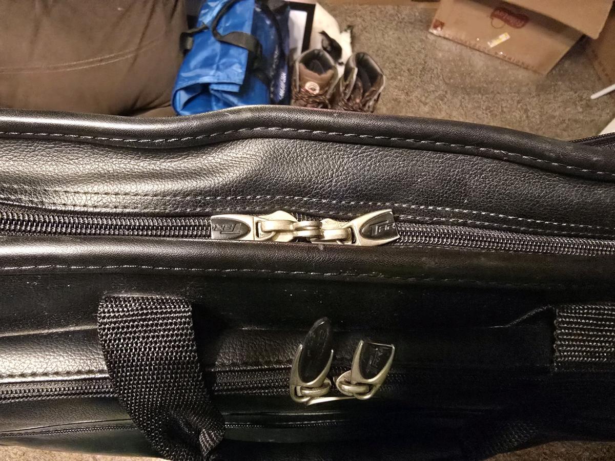 Targus Black Laptop Briefcase  Messenger Bag - Sulphur, Oklahoma - FleaMarketBay