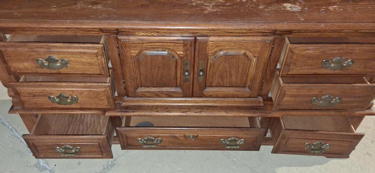 Gorgeous Vintage Dixie Oak 3 piece Dresser set - Saint Louis, Missouri - FleaMarketBay