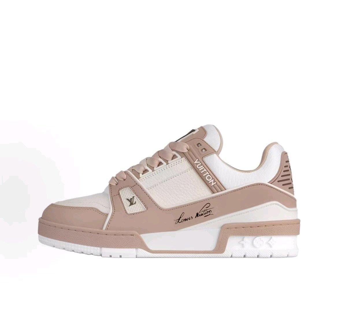 Looking for bulk buyers for shoes Contac - Altamonte Springs, Florida - FleaMarketBay