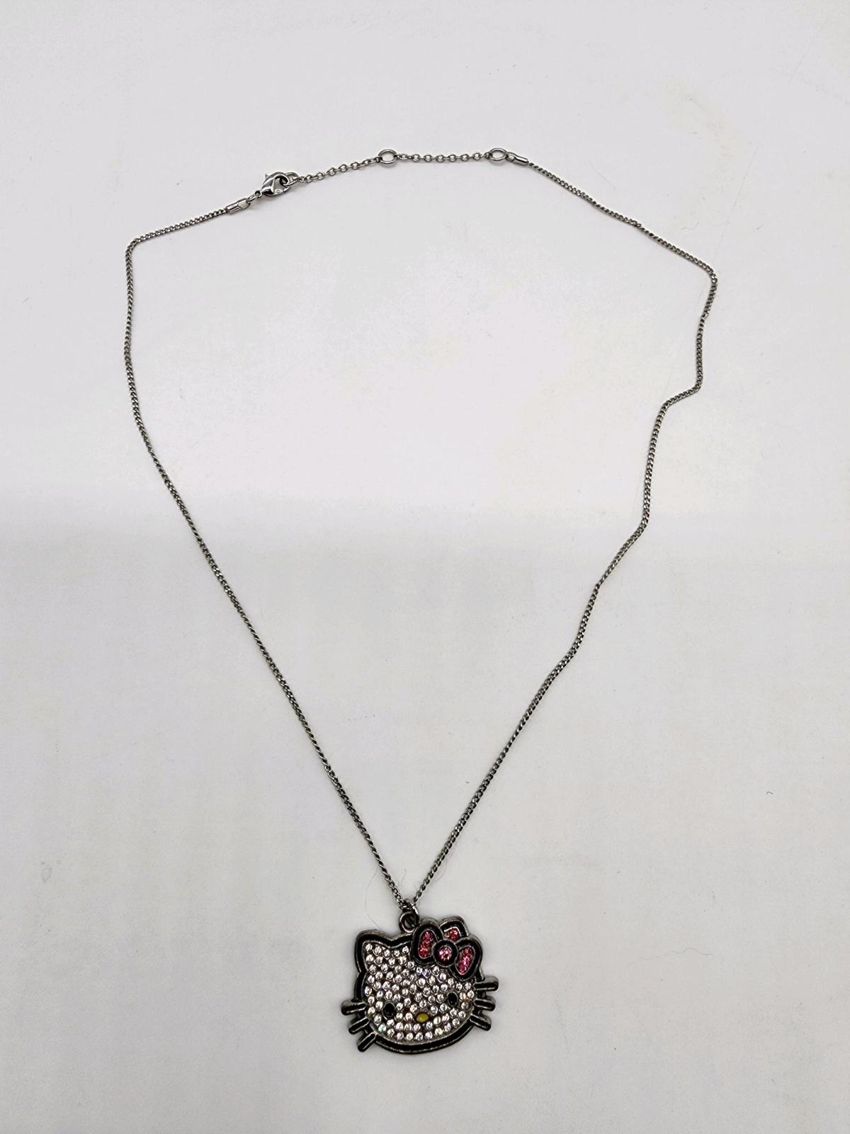 hello kitty charm necklace - Alachua, Florida - FleaMarketBay