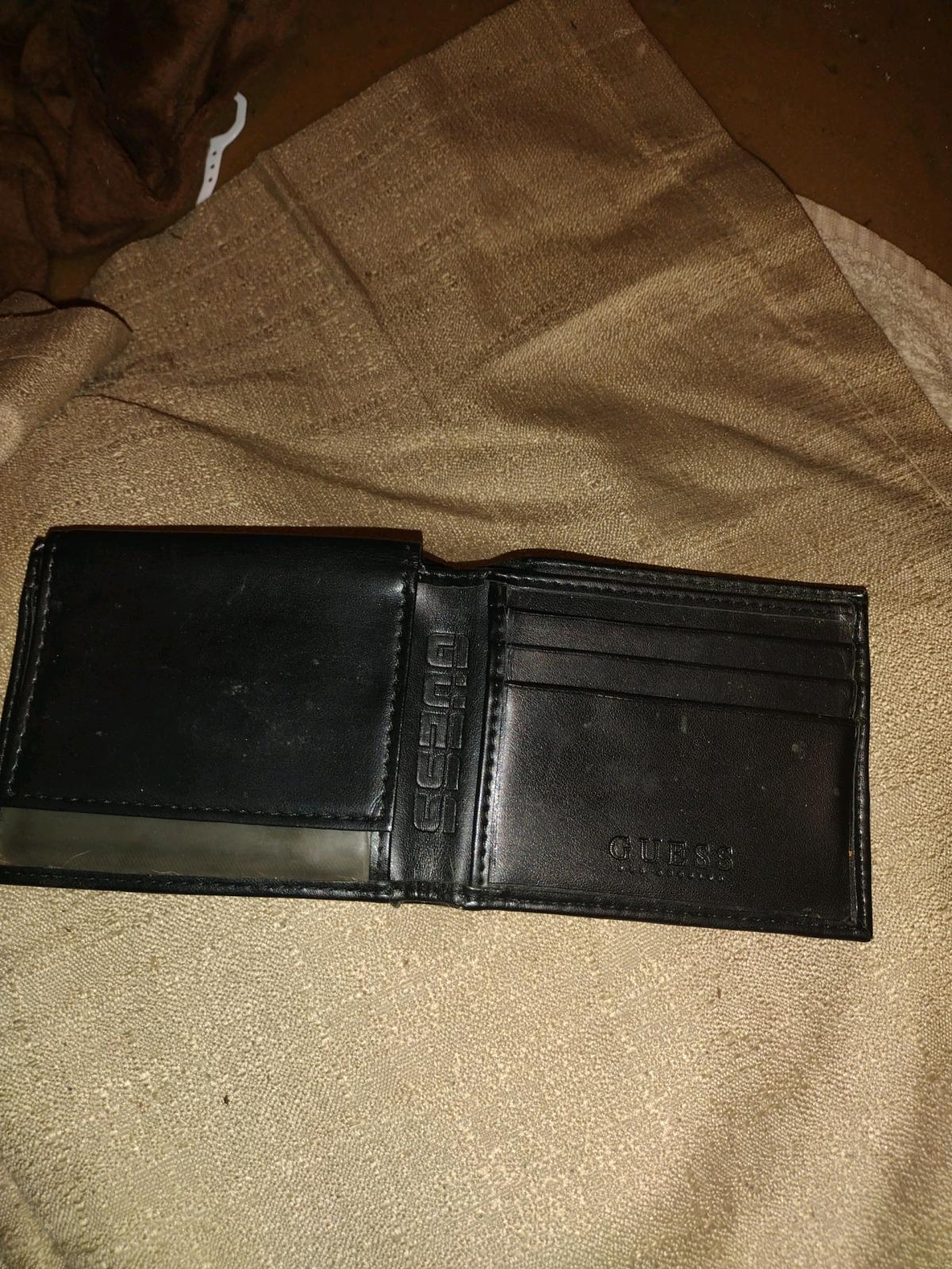mans guess leather wallet - Monroe, Louisiana - FleaMarketBay