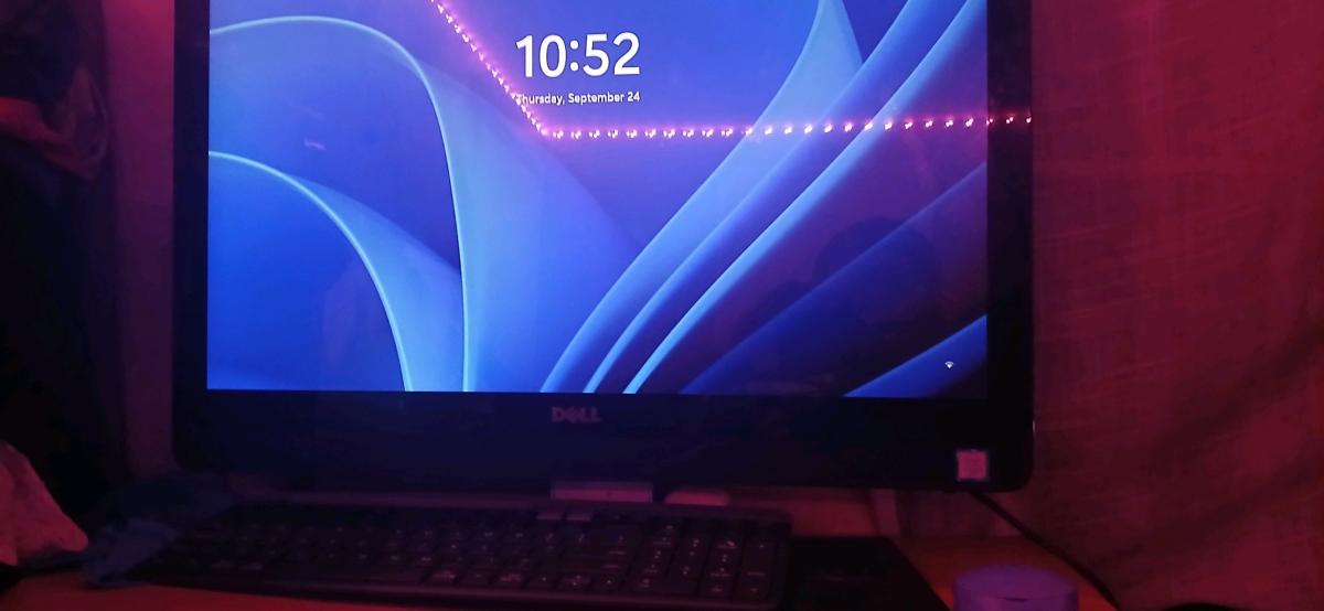 Dell Windows 11 pro desktop - Indianapolis, Indiana - FleaMarketBay