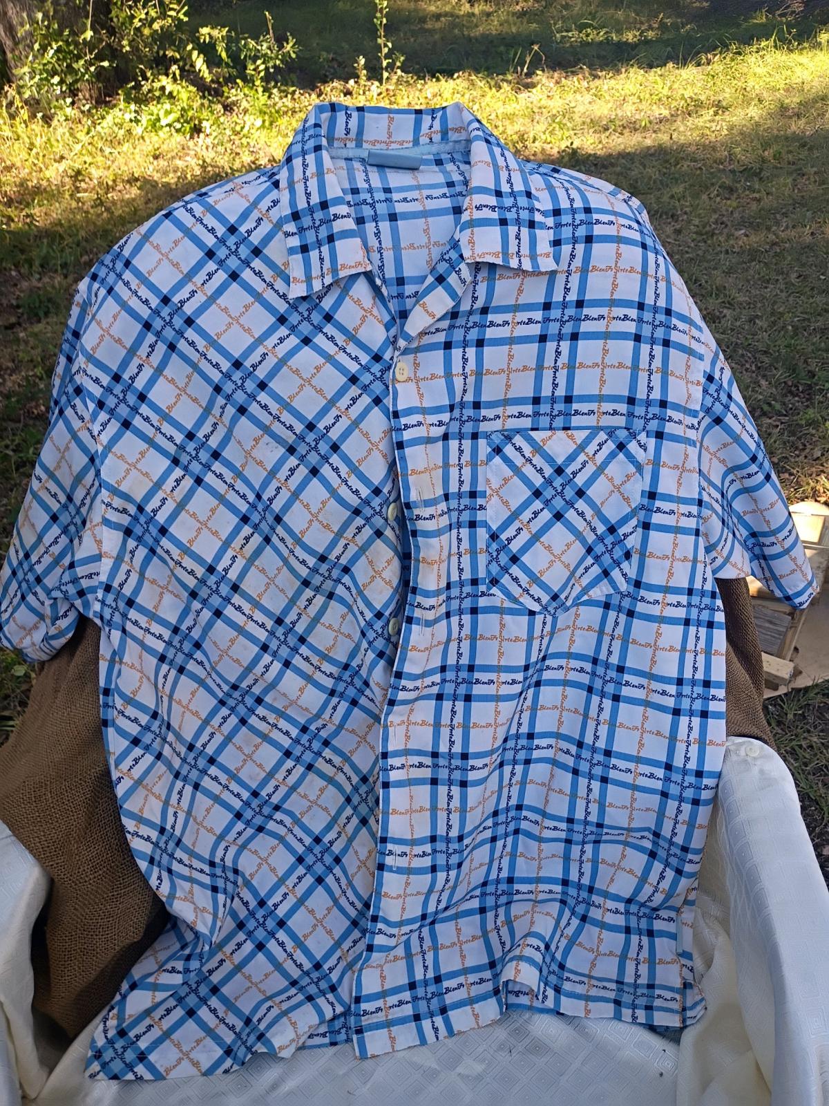 A Large Blue and White Plaid Short Sleeve Button Down Top - Swansea, South Carolina - FleaMarketBay