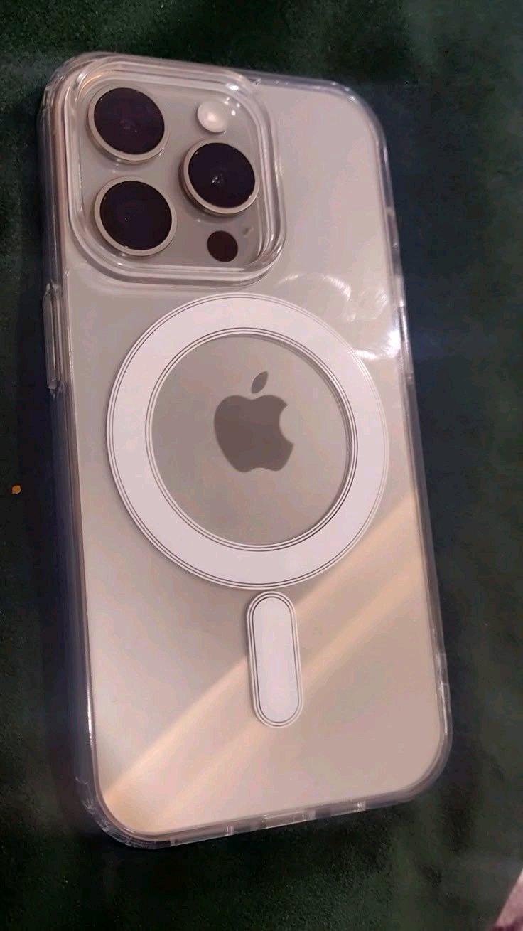 used Apple iPhone16 pro max working perfectly with no issues - Addison, Michigan - FleaMarketBay