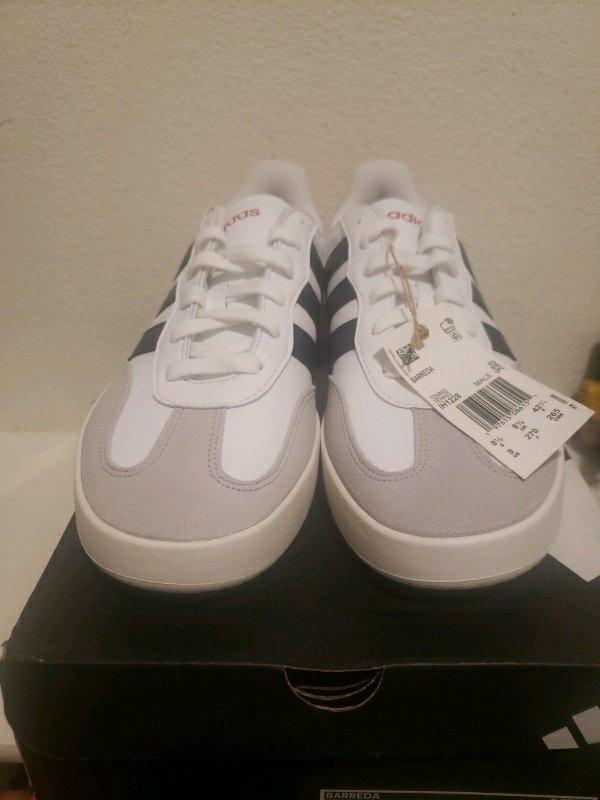 Adidas Barreda Size 9 - Calimesa, California - FleaMarketBay