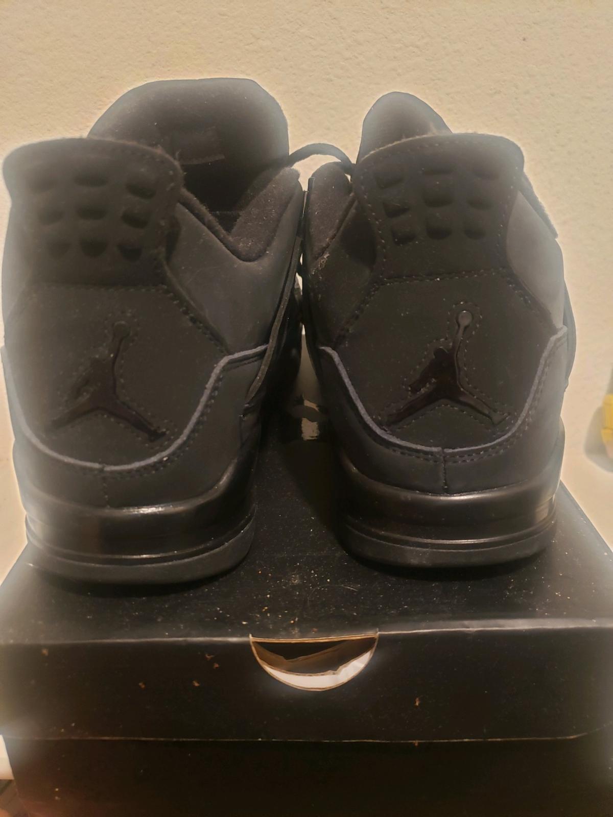 Air jordan 4 Retro Black Cat no box the box is broken - Calimesa, California - FleaMarketBay