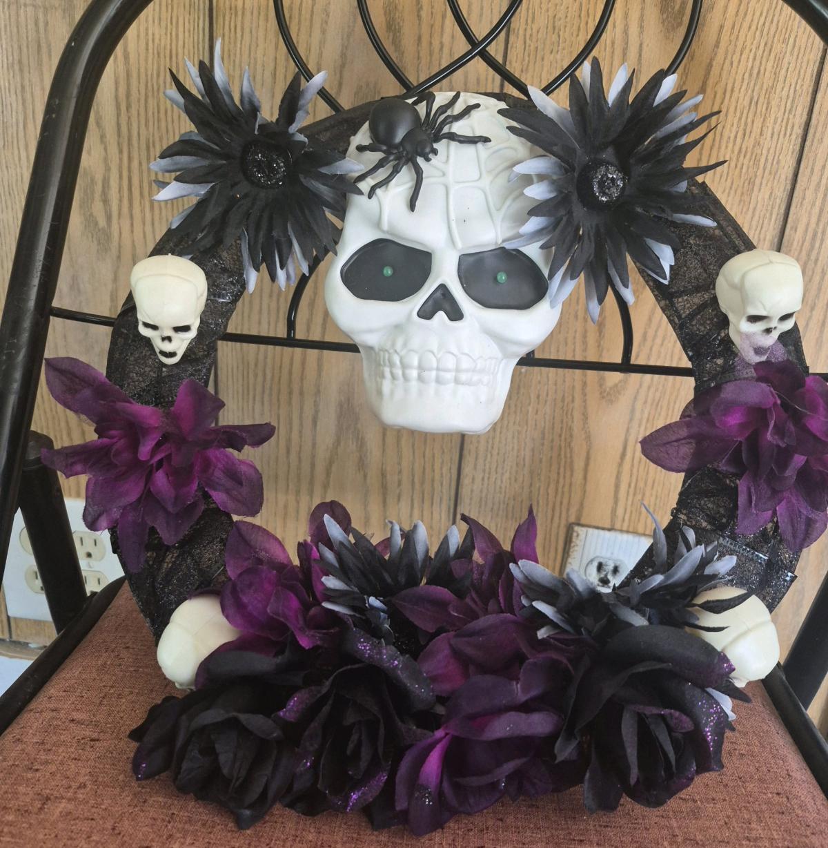 Hand made Halloween Decor Center pieces wreaths and more - Clyde, Ohio - FleaMarketBay
