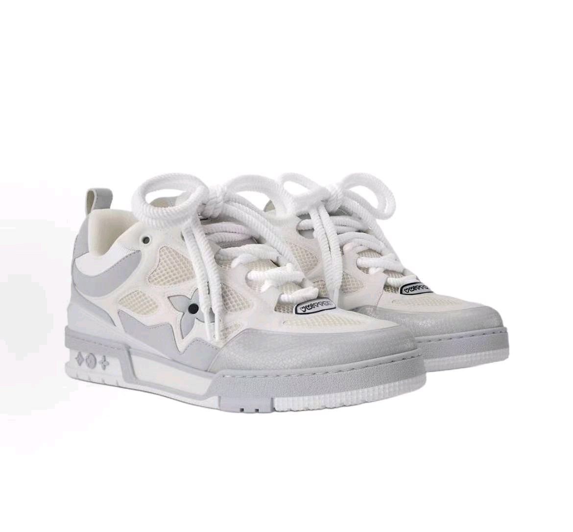 Looking for bulk buyers for shoes Contac We are professional - Altamonte Springs, Florida - FleaMarketBay