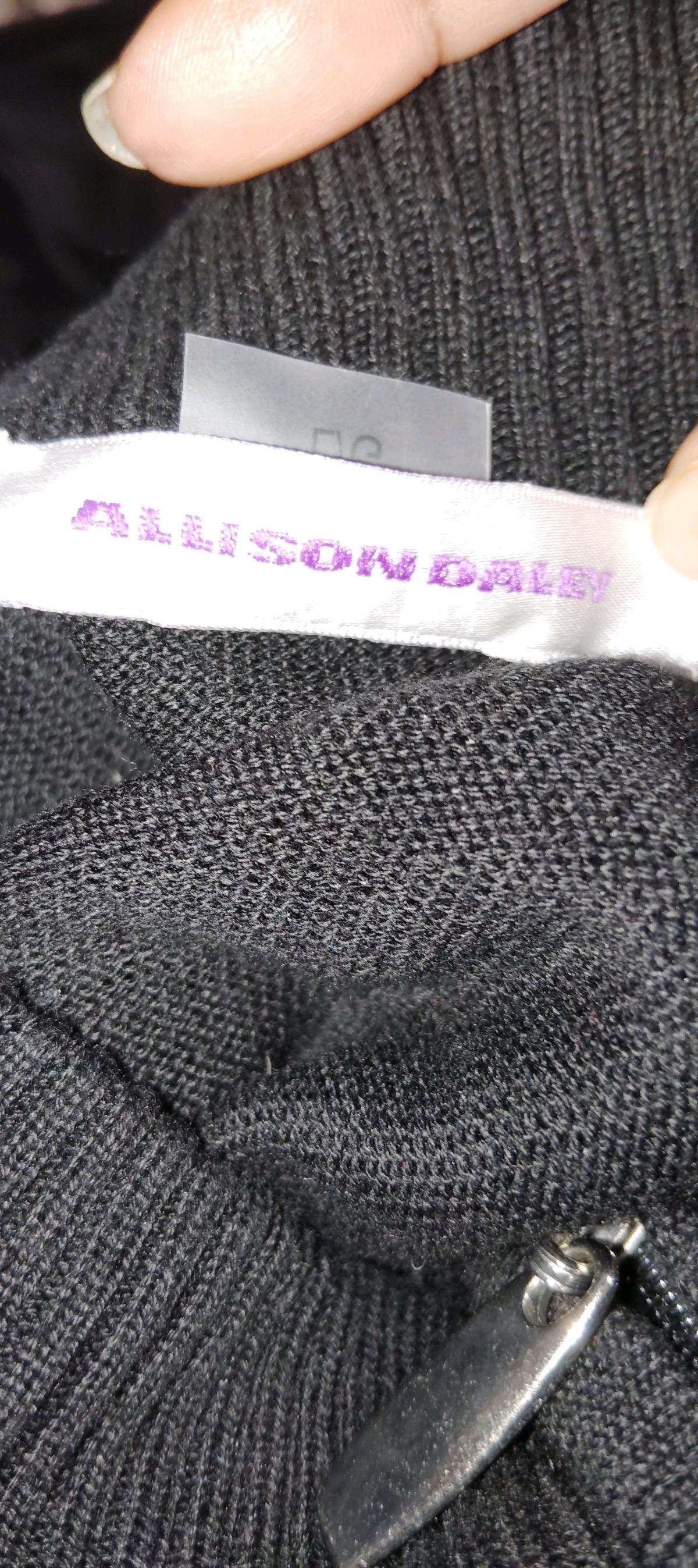 womens clothing sweater - Sanford, Florida - FleaMarketBay