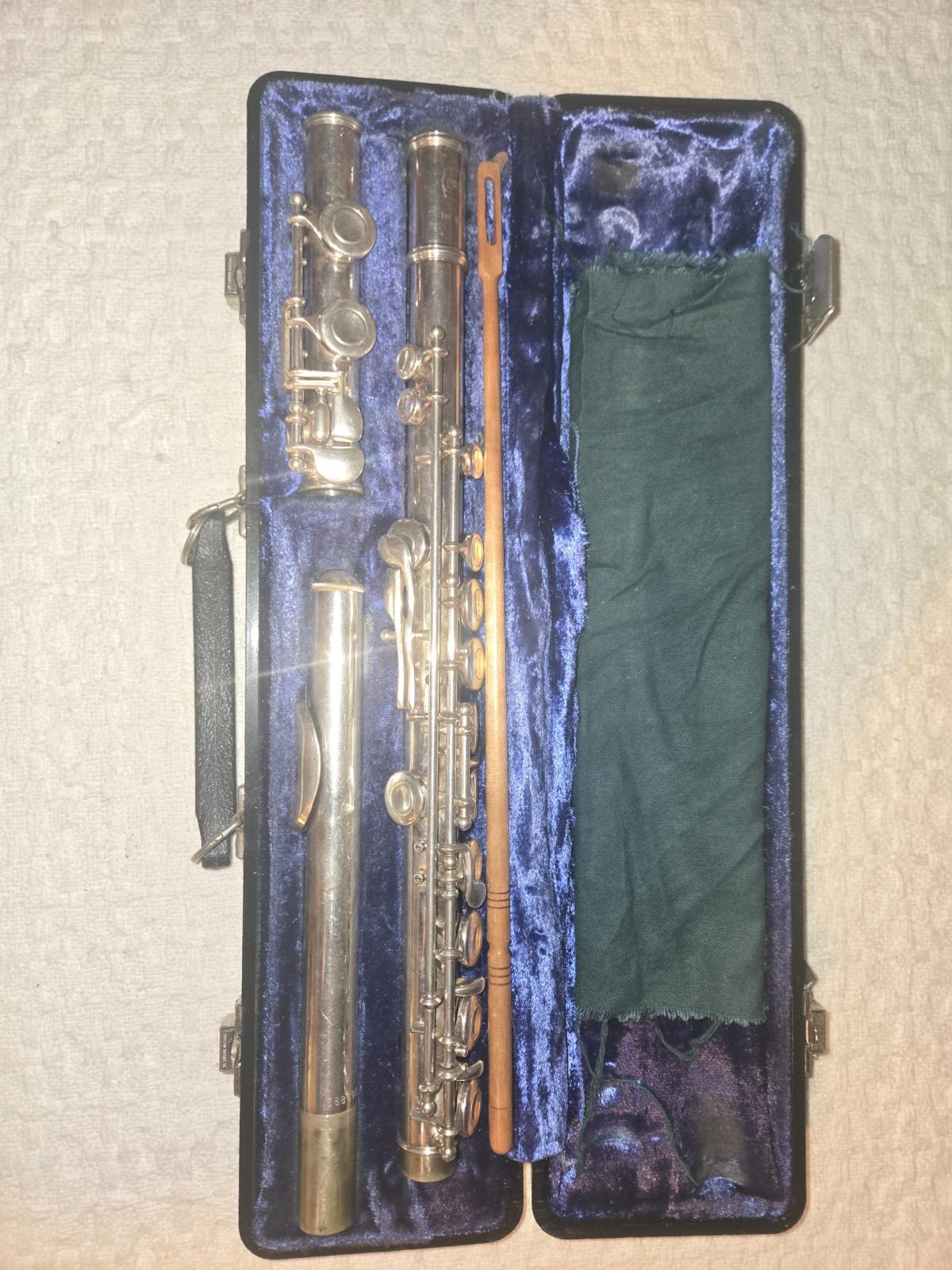 Bundy sellmer Flute with Hard Case a musical bag - Linthicum Heights, Maryland - FleaMarketBay