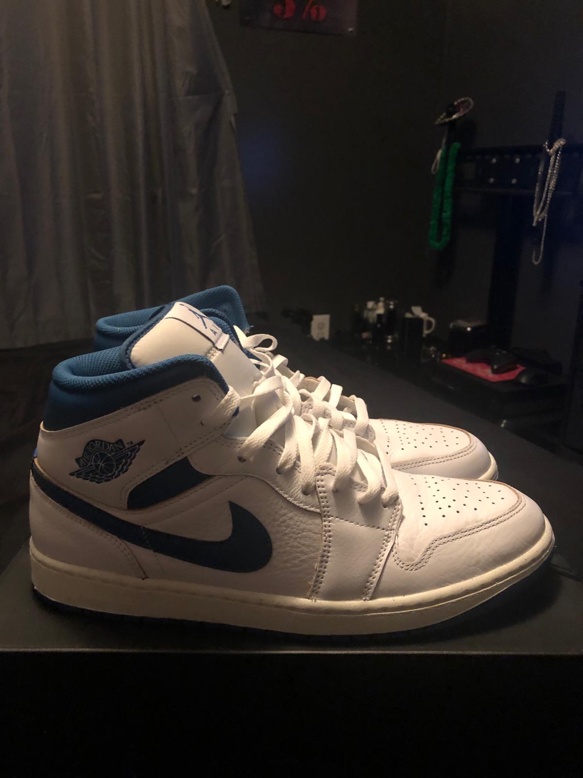 Air Jordan 1 mid se - Dudley, North Carolina - FleaMarketBay