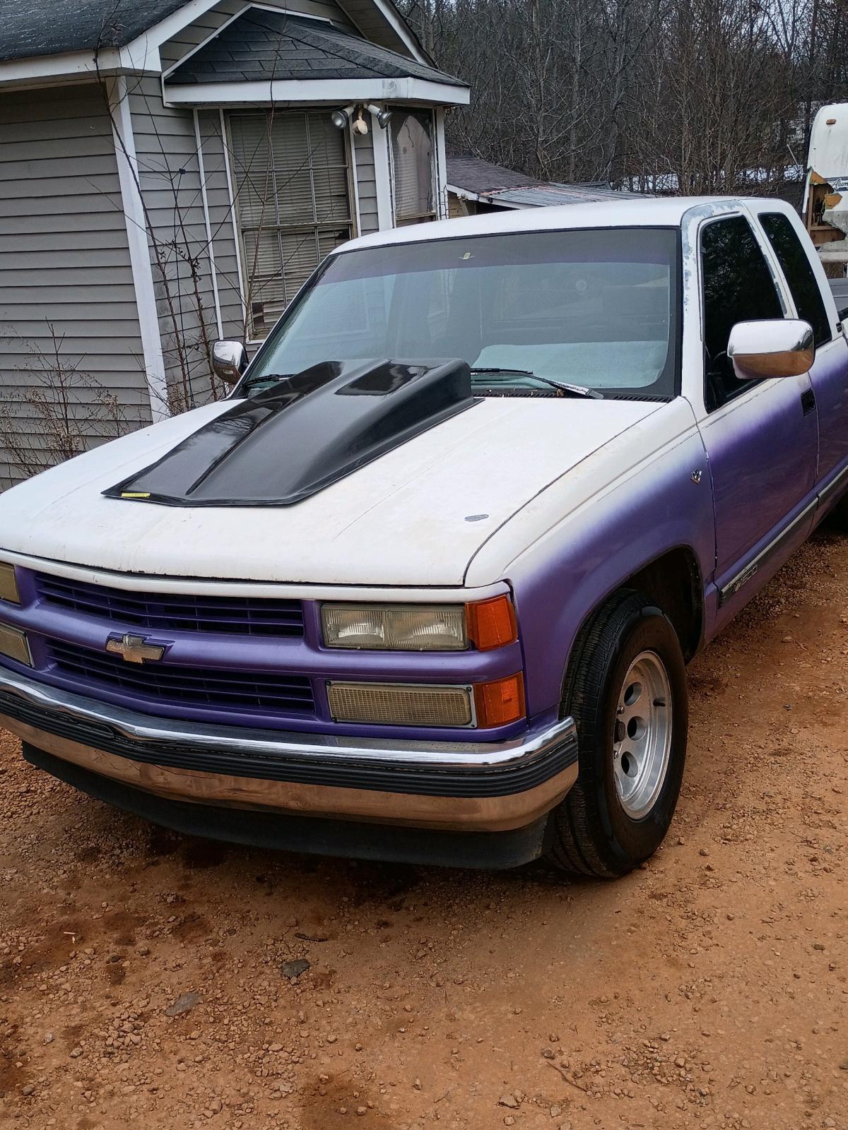 1992 Chevrolet truck cab and a half - Akaska, South Dakota - FleaMarketBay