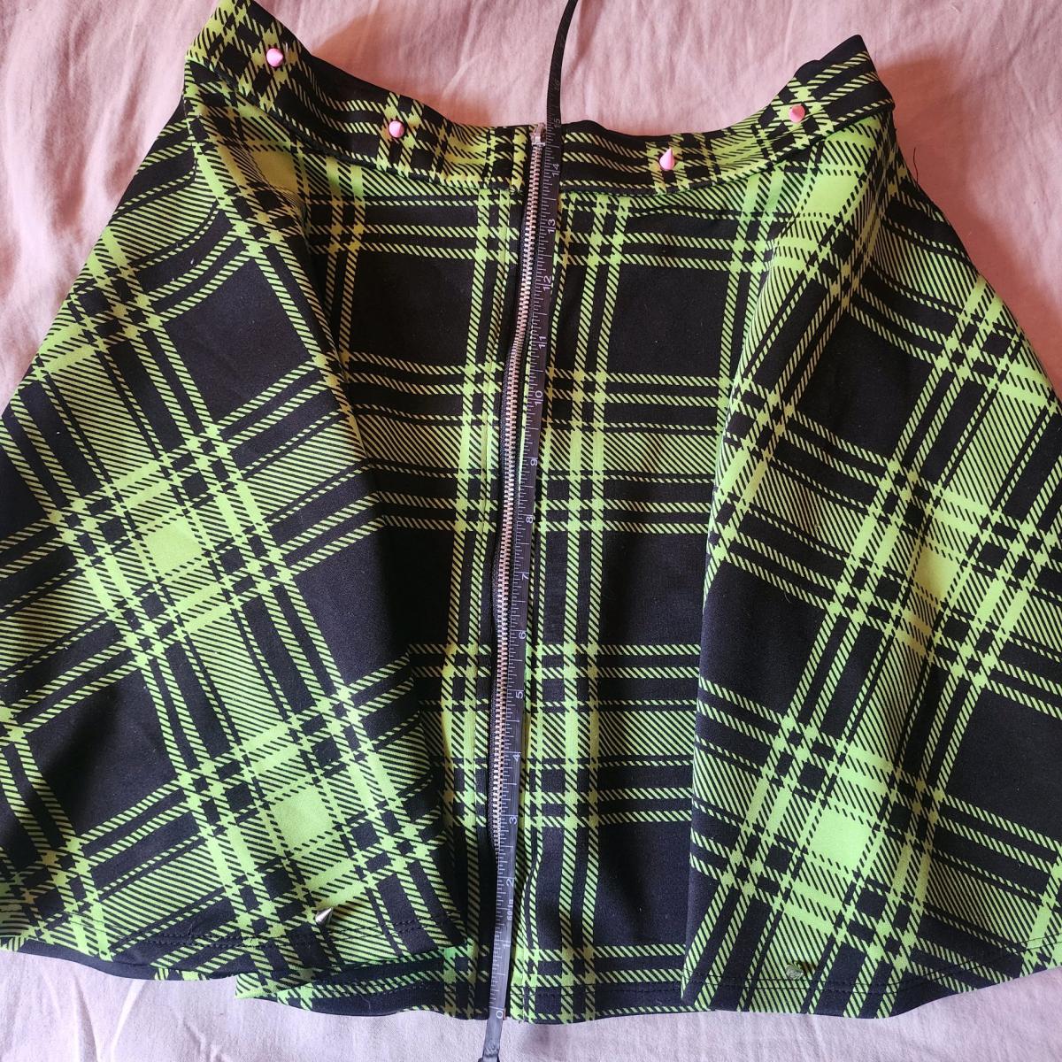 vintage custome hot topic skirt - Alachua, Florida - FleaMarketBay