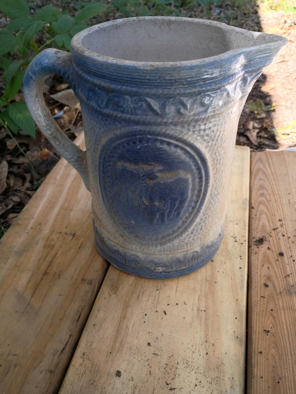 A  Nice Vintage Blue  and  White  Vase - Swansea, South Carolina - FleaMarketBay