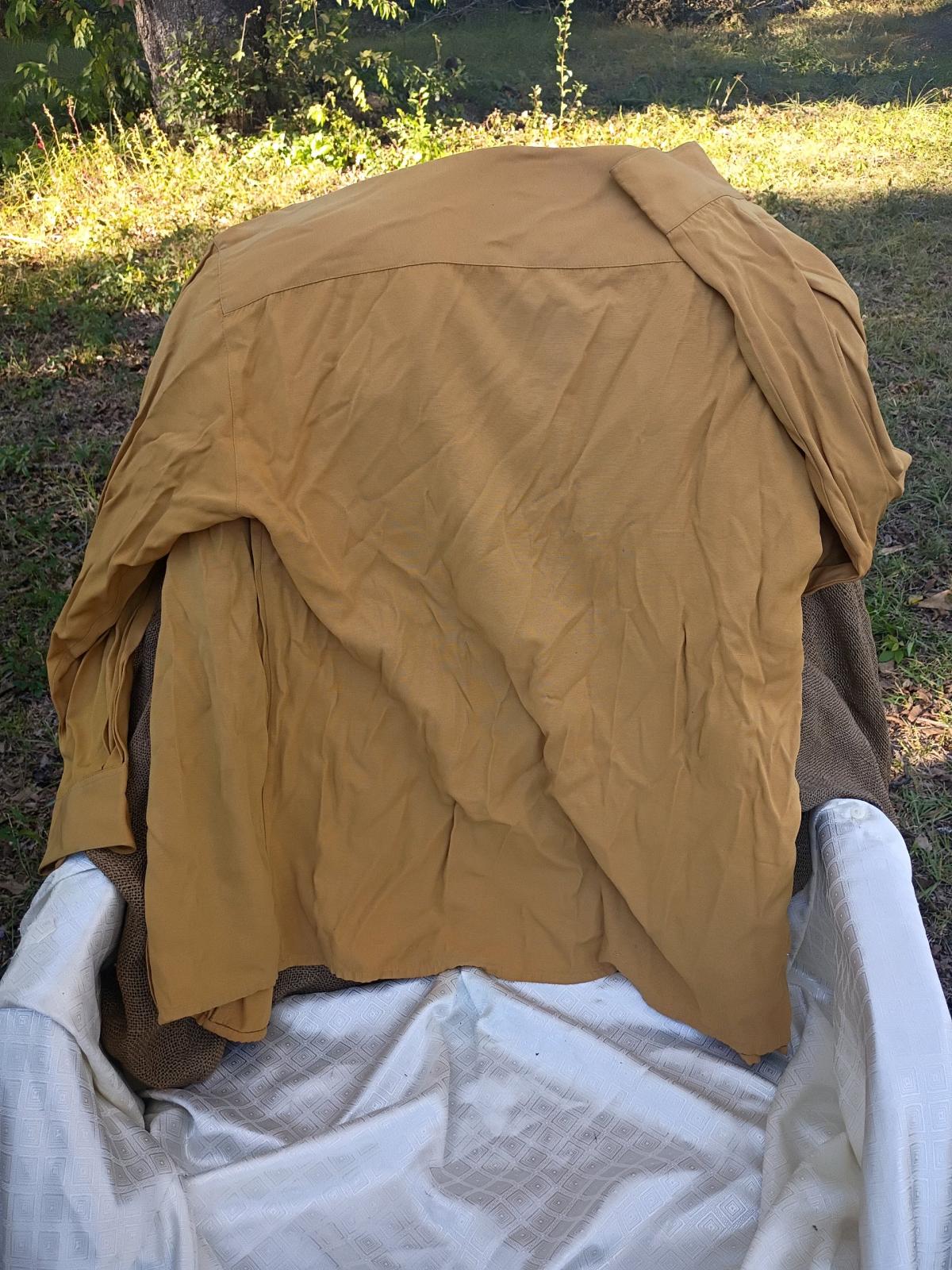 A Nice Gold Long Sleeve Button Down Long Sleeve Top - Swansea, South Carolina - FleaMarketBay