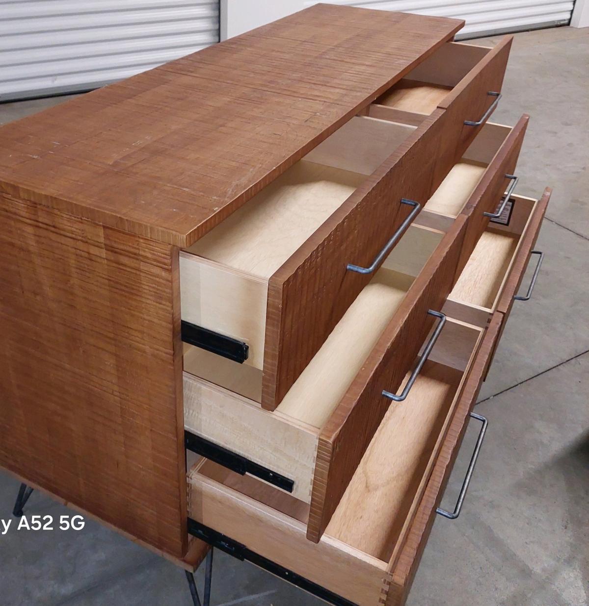 Dresser nightstand set - Saint Paul, Minnesota - FleaMarketBay