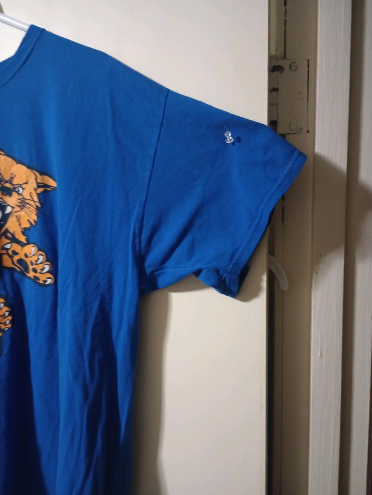Kentucky wildcat shirt XL 90s vintage - Campbellsville, Kentucky - FleaMarketBay