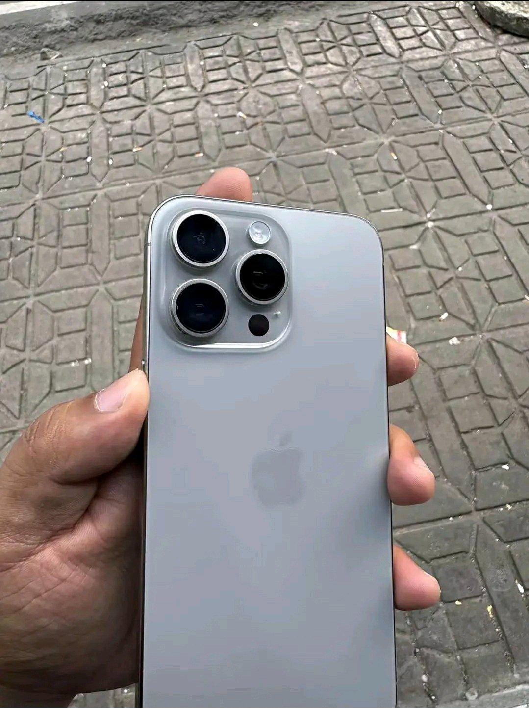 Apple iPhone 15pro max unlocked - Adamsville, Alabama - FleaMarketBay