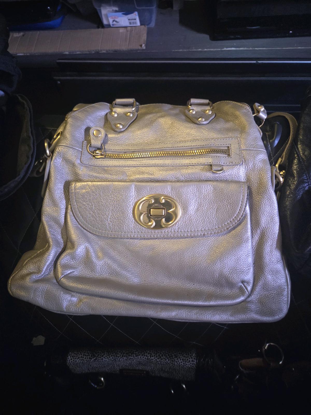 leather used name brand purses - Hamilton, Ohio - FleaMarketBay