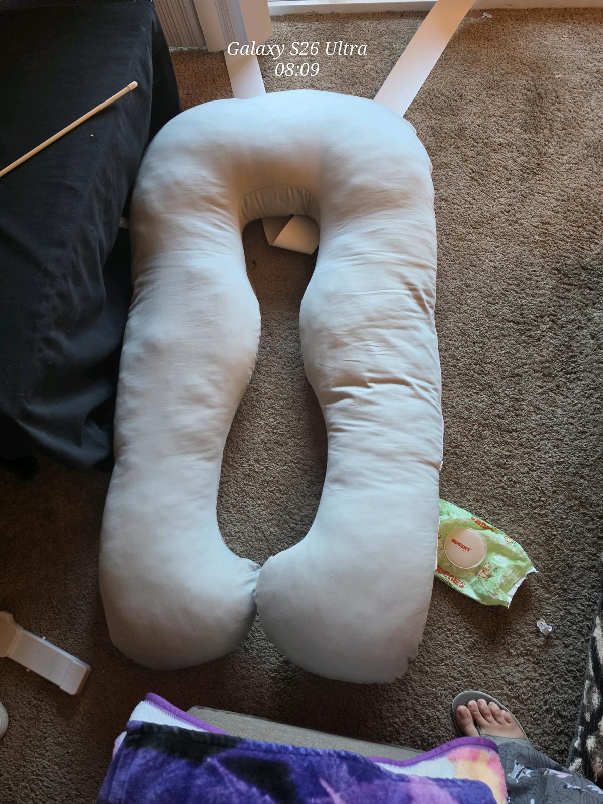 unused pregnancy pillow - Carlsbad, California - FleaMarketBay