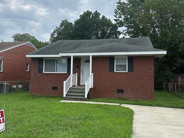 3 Beds 1 Bath House For Rent - Hampton, Virginia - FleaMarketBay