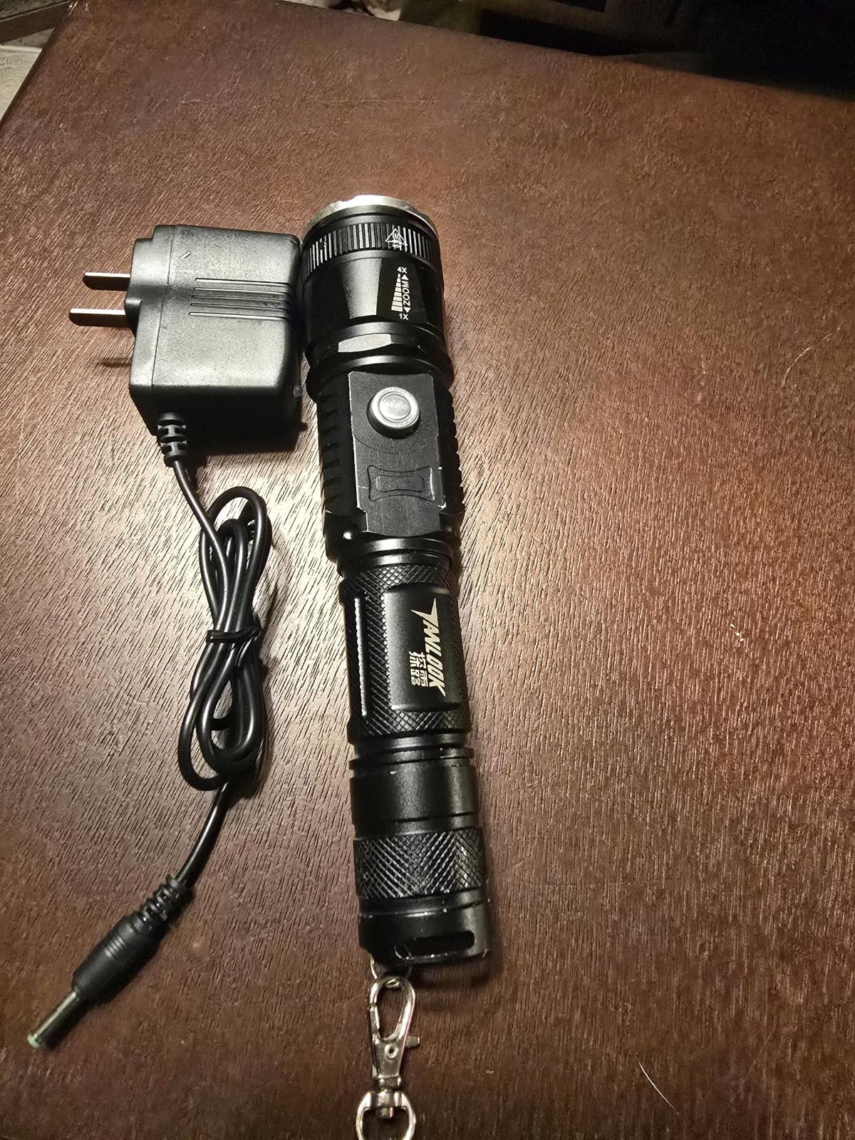 Rechargeable LED Flashlight with Charger  Super Bright  Zoom - Sulphur, Oklahoma - FleaMarketBay