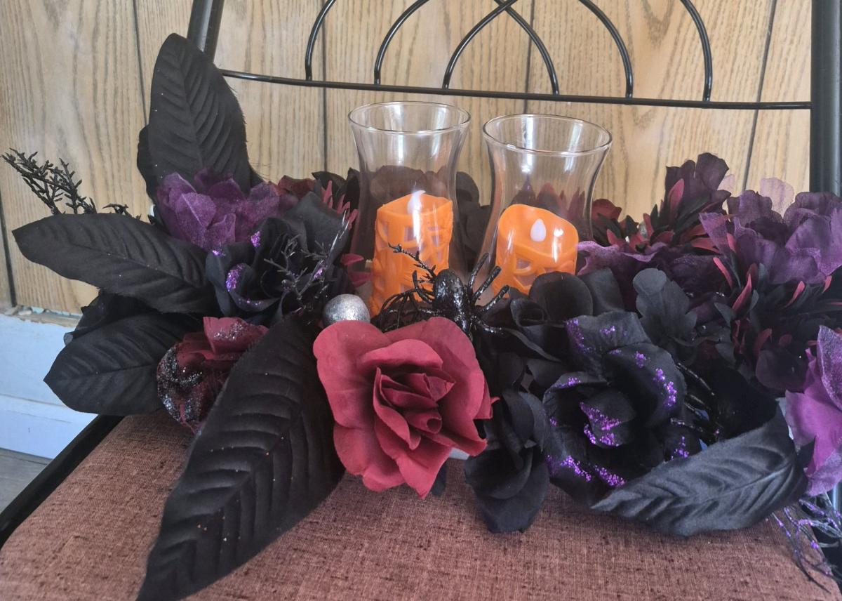 Hand made Halloween Decor Center pieces wreaths and more - Clyde, Ohio - FleaMarketBay