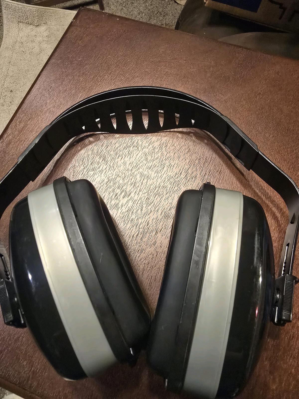 Howard Leight Viking V3 Noise Reduction Earmuffs  Black Gray - Sulphur, Oklahoma - FleaMarketBay