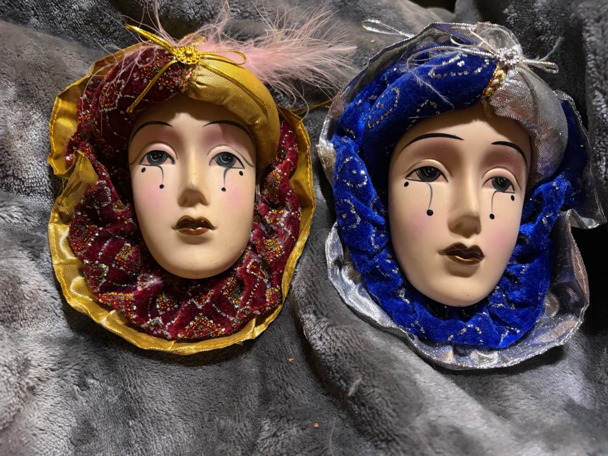 old vintage masks - Sparks, Nevada - FleaMarketBay