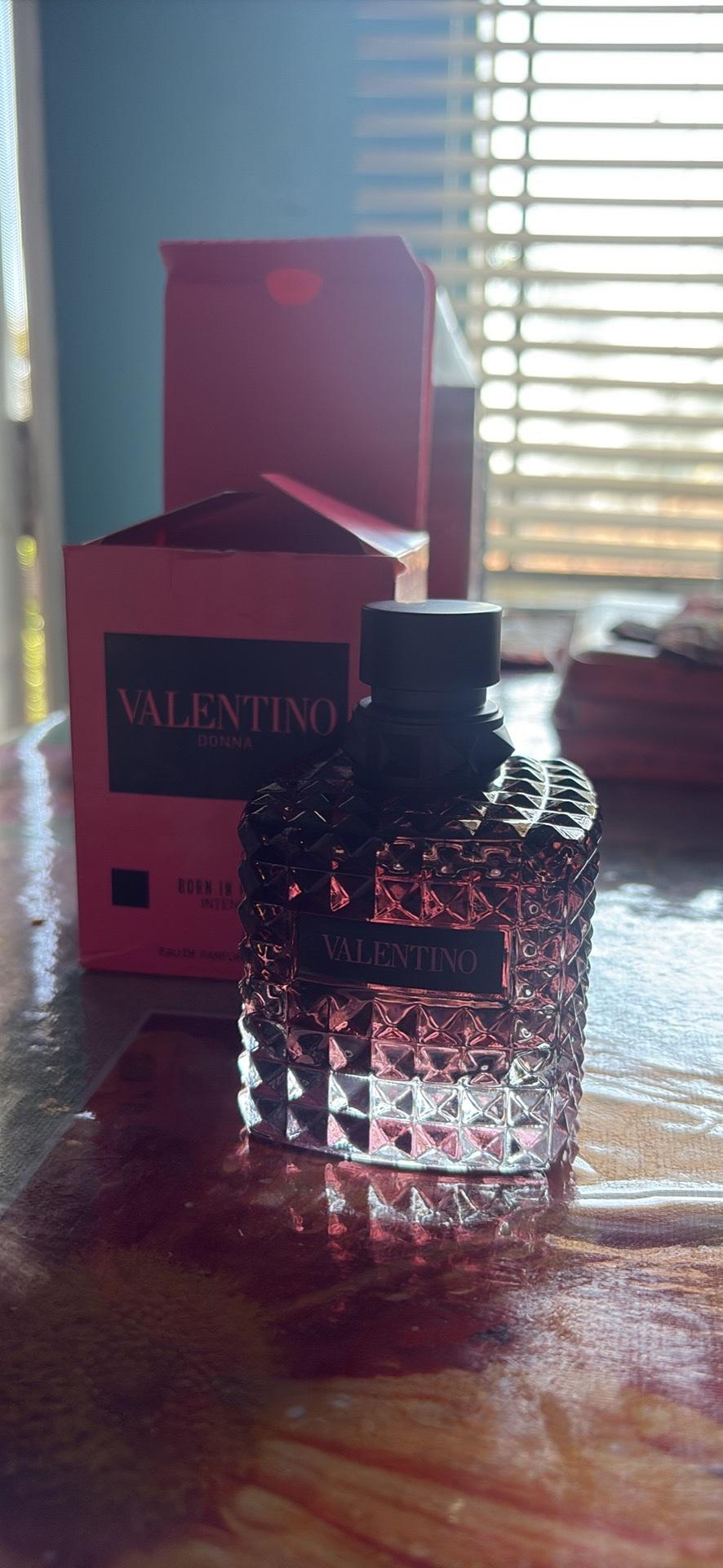 valentino - Los Angeles, California - FleaMarketBay