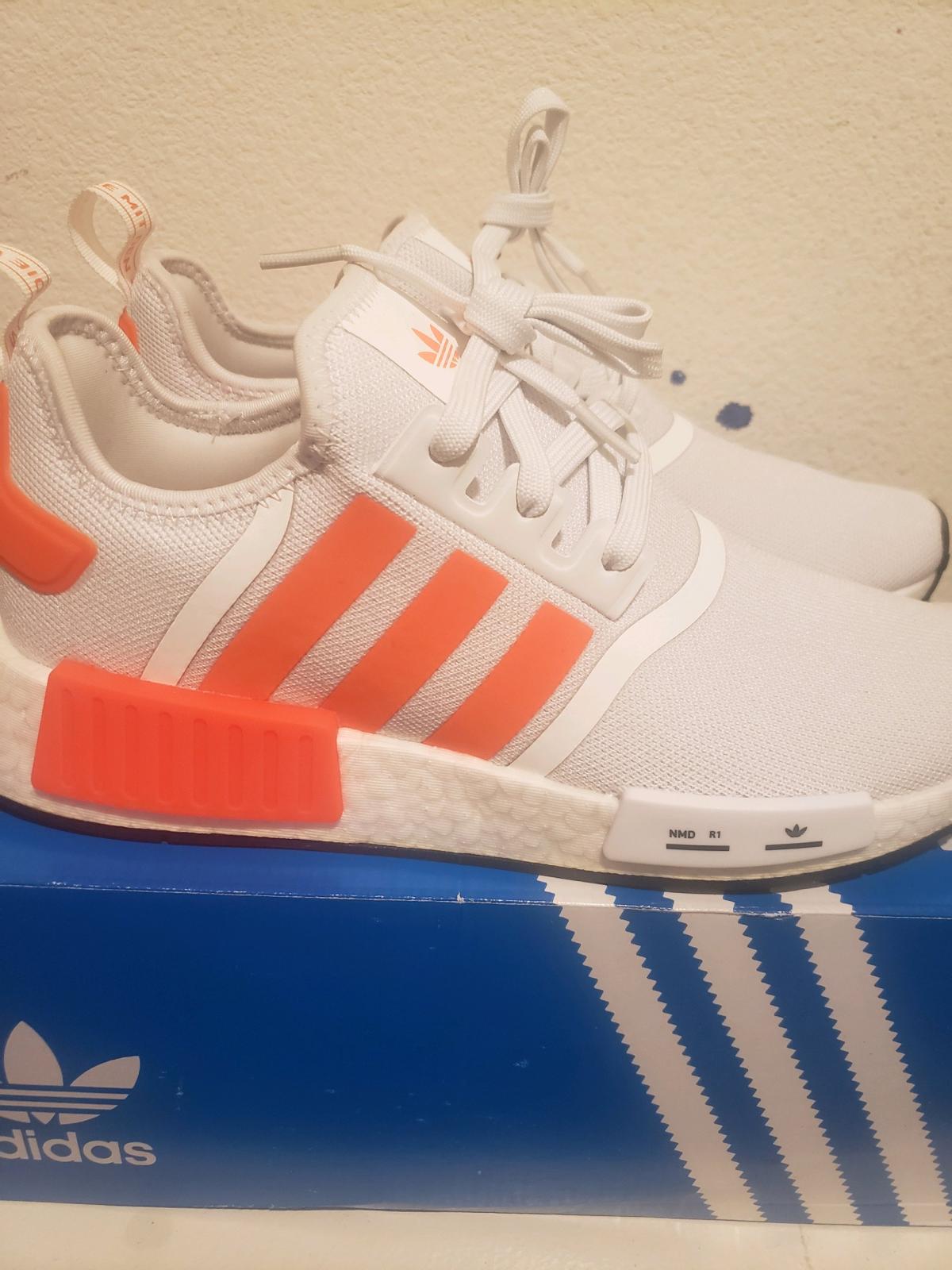 Adidas NMD R1 Men Running shoes Men size 9 - Calimesa, California - FleaMarketBay