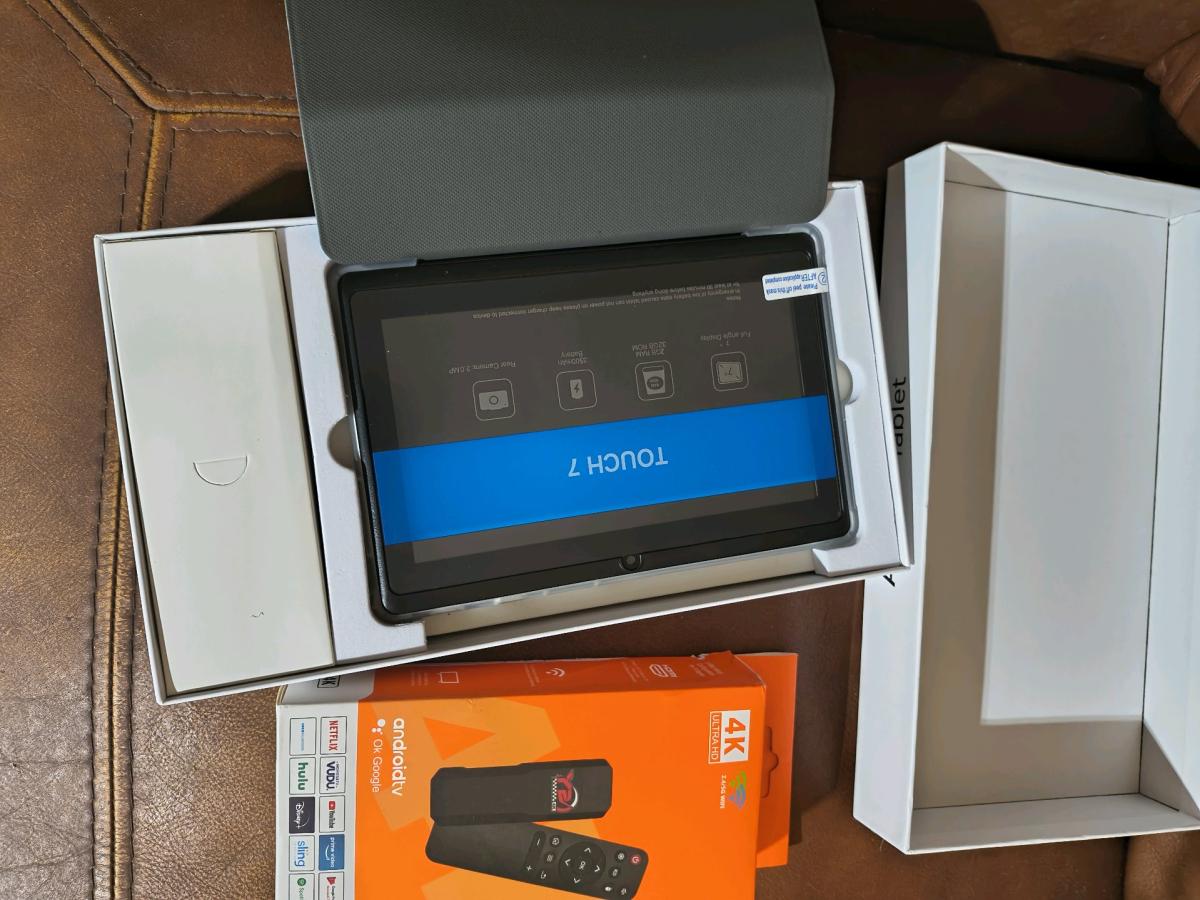 Android Tablet  Over 6500 Books Plus Android Tv Stick Loaded - Houston, Texas - FleaMarketBay
