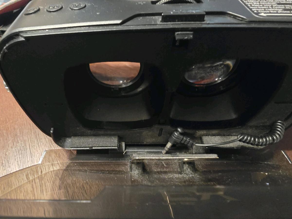 Hype IFX VR Headset with Builtin Headphones for Smartphones - Sulphur, Oklahoma - FleaMarketBay