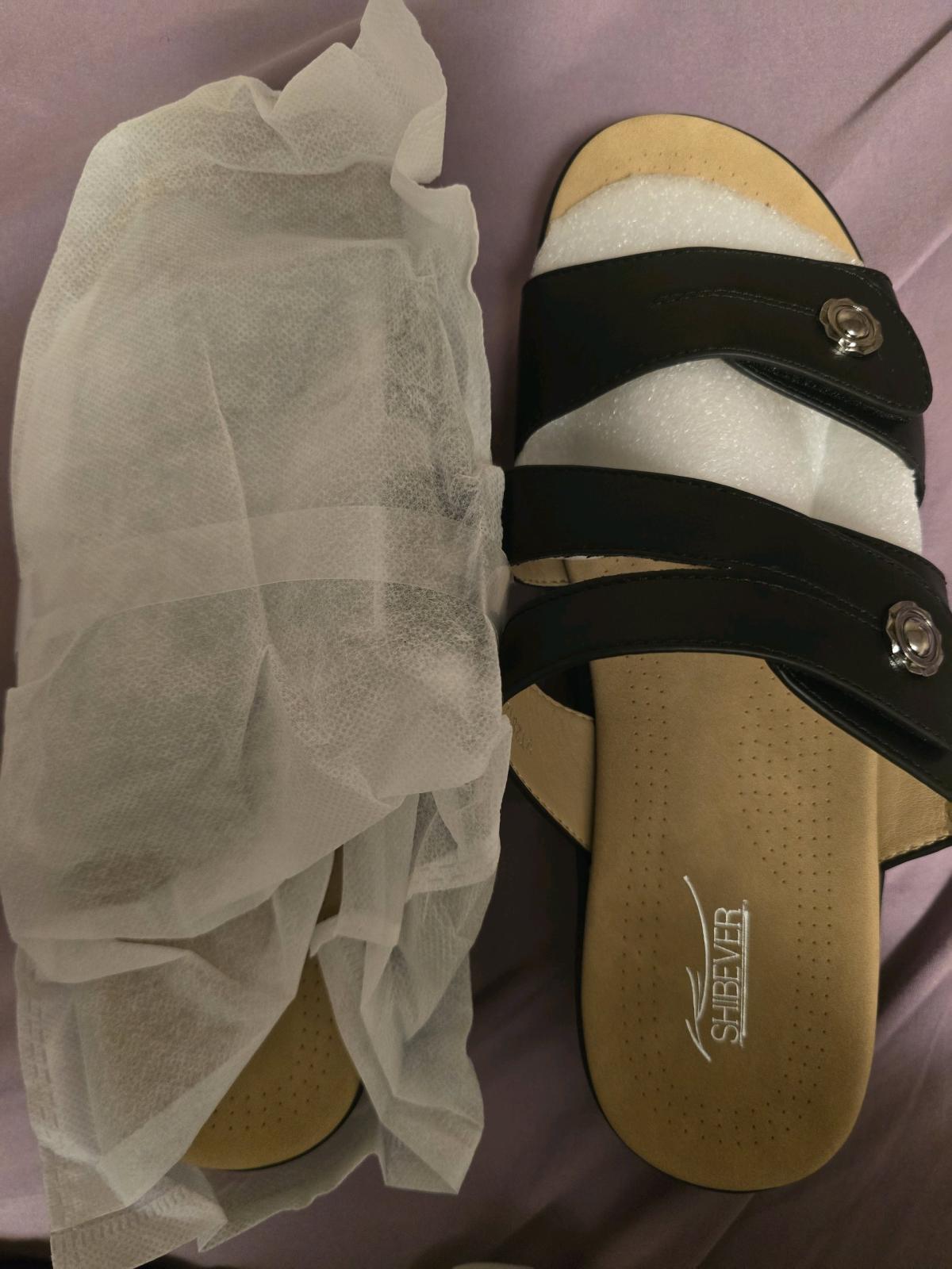 Shibever comfortable sandal for 10 - Acworth, Georgia - FleaMarketBay