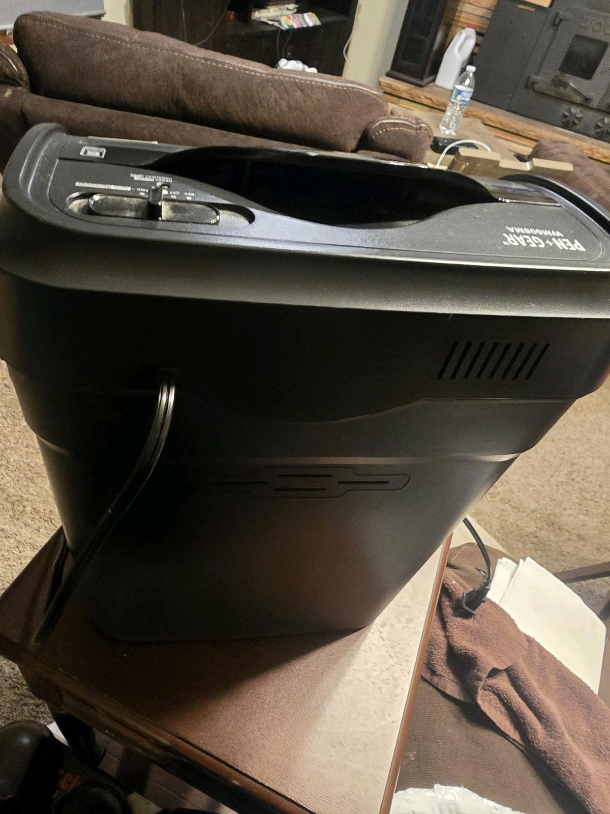 PenGear 6Sheet High Security MicroCut Shredder with Box - Sulphur, Oklahoma - FleaMarketBay