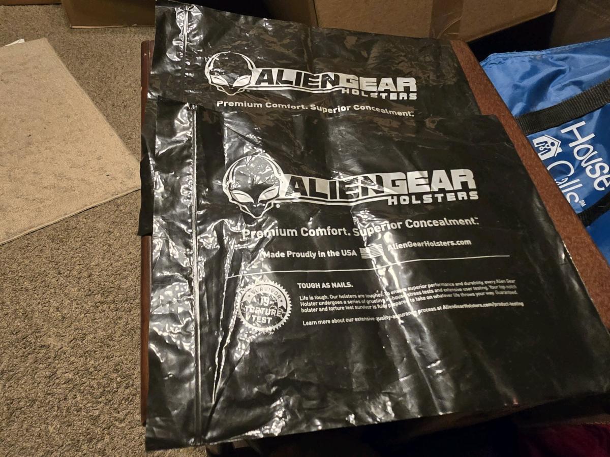 Alien Gear Holsters Hardware Kit Lot Cloak Tuck 35 Screws Sp - Sulphur, Oklahoma - FleaMarketBay