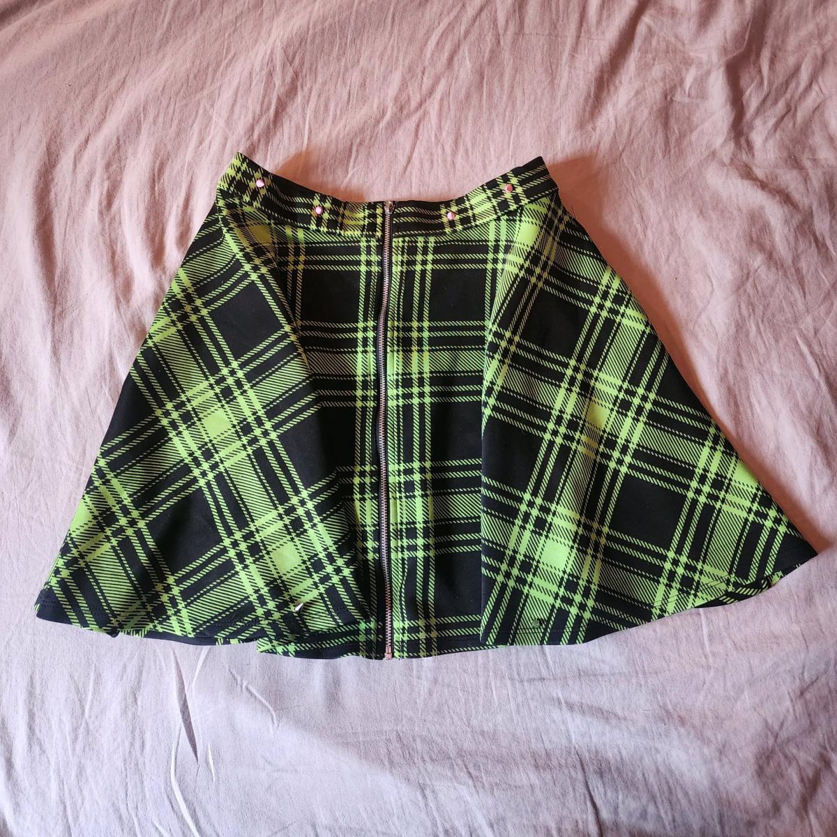 vintage custome hot topic skirt - Alachua, Florida - FleaMarketBay
