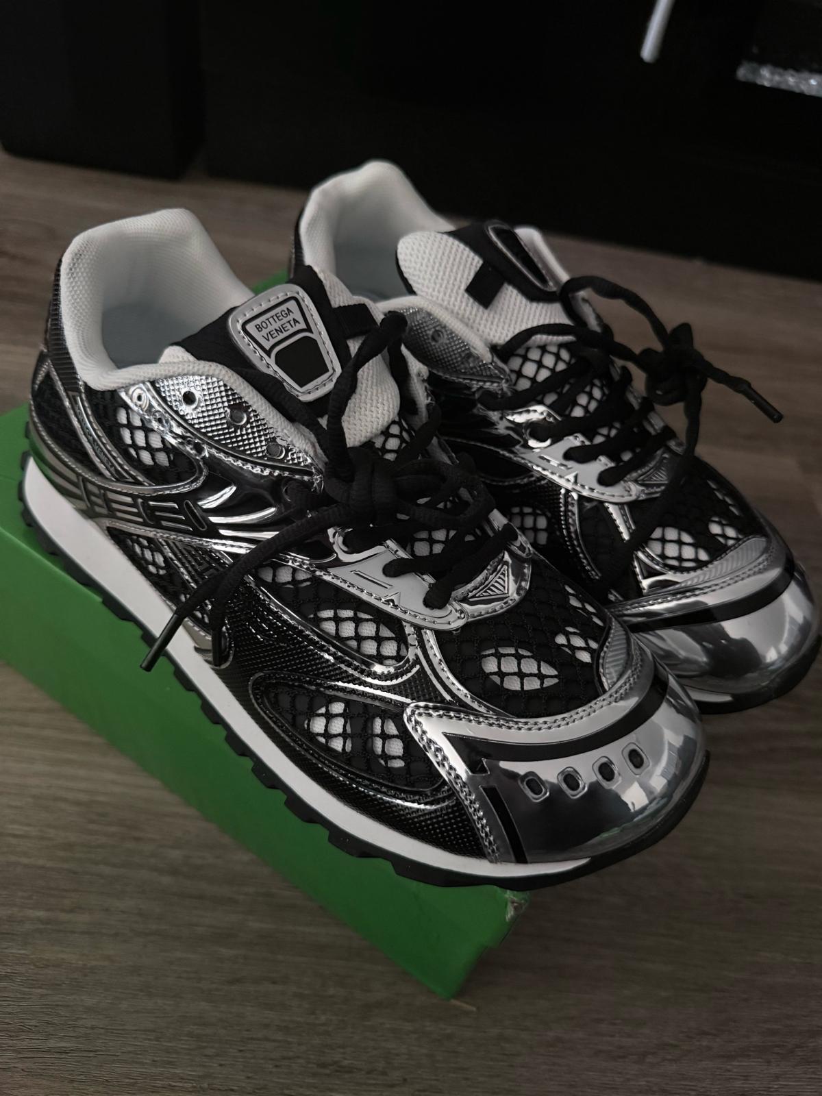 black and silver Bottega men new - Washington Navy Yard, District of Columbia - FleaMarketBay