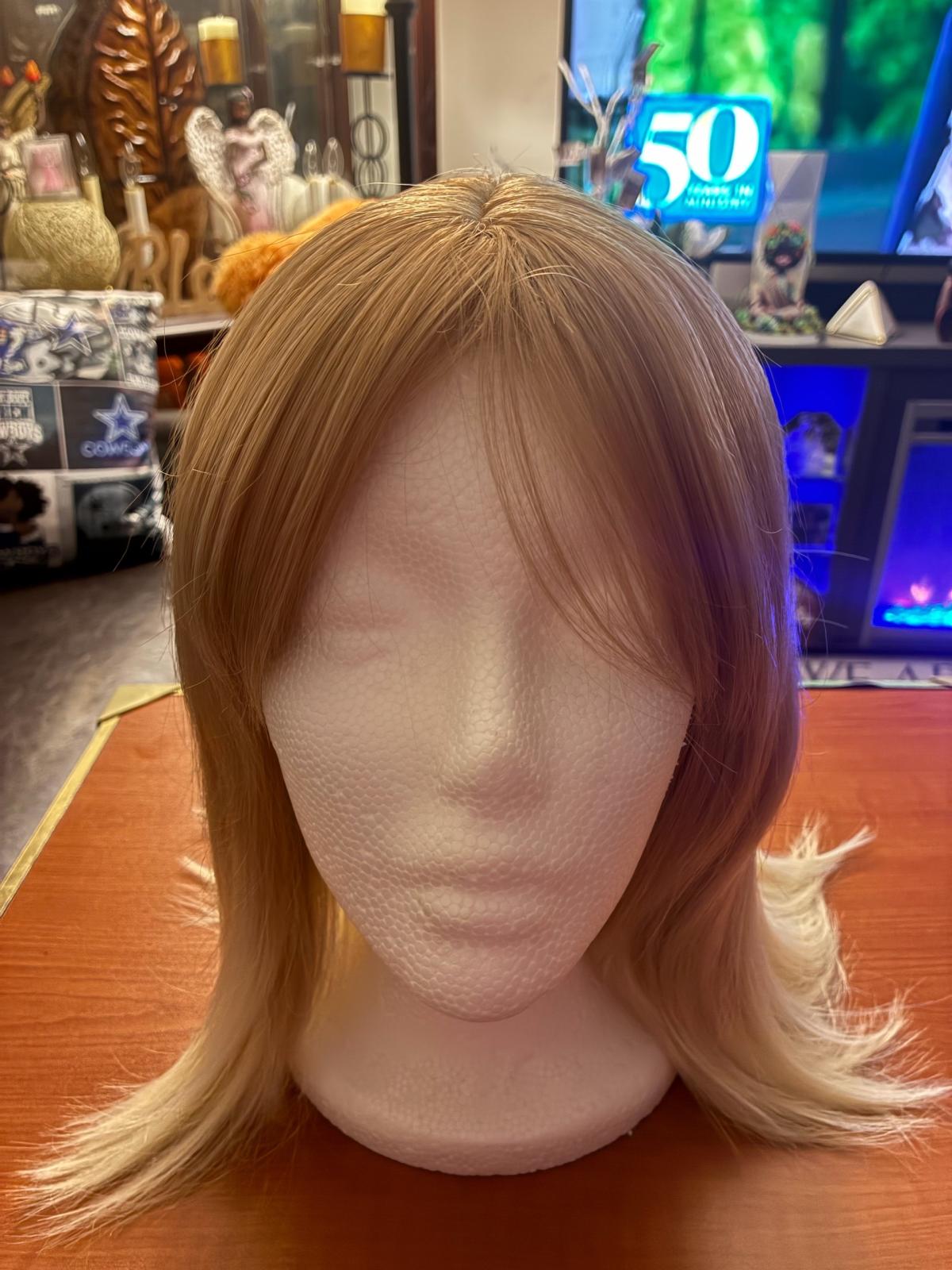 woman synthetic wigs - Achilles, Virginia - FleaMarketBay