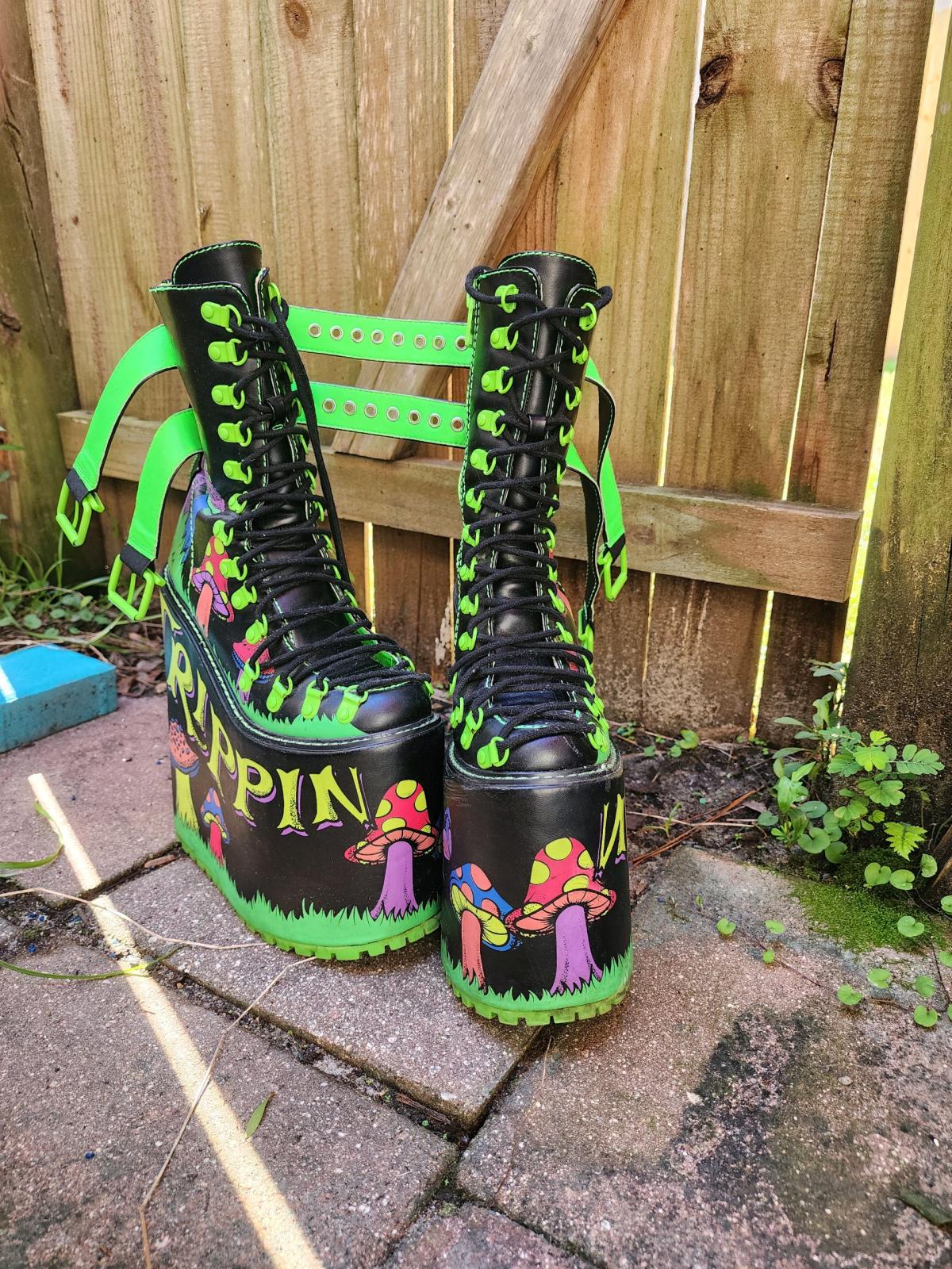 current mood womens boots size 7 - Alachua, Florida - FleaMarketBay