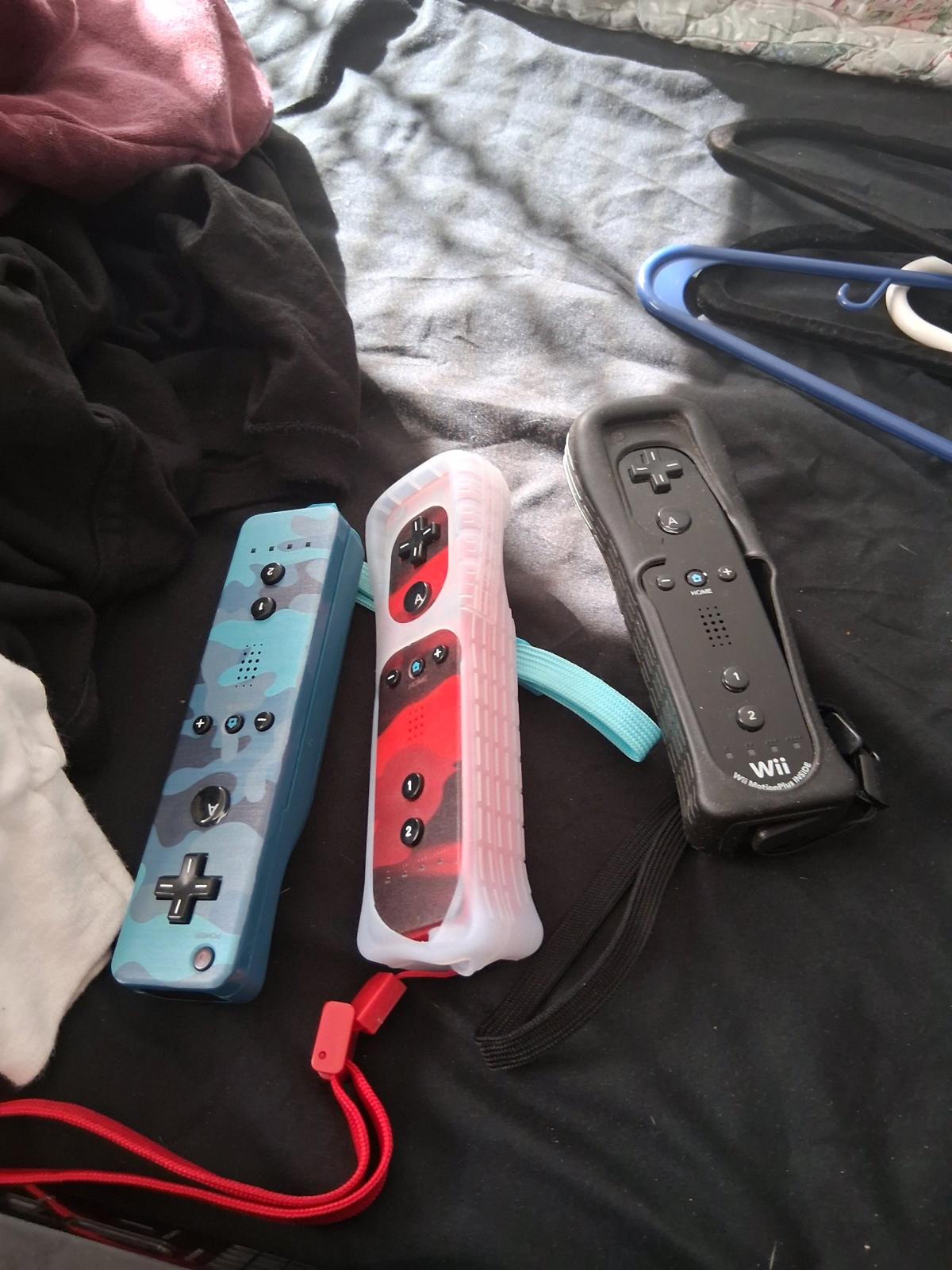 wii system and games - Brooklyn, Connecticut - FleaMarketBay