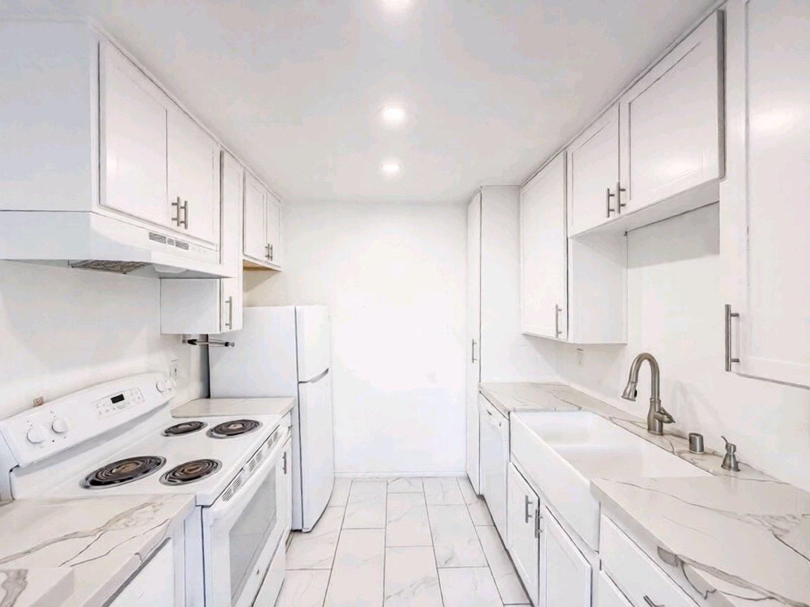 Charming 1BRD With Assigned Parking - San Diego, California - FleaMarketBay
