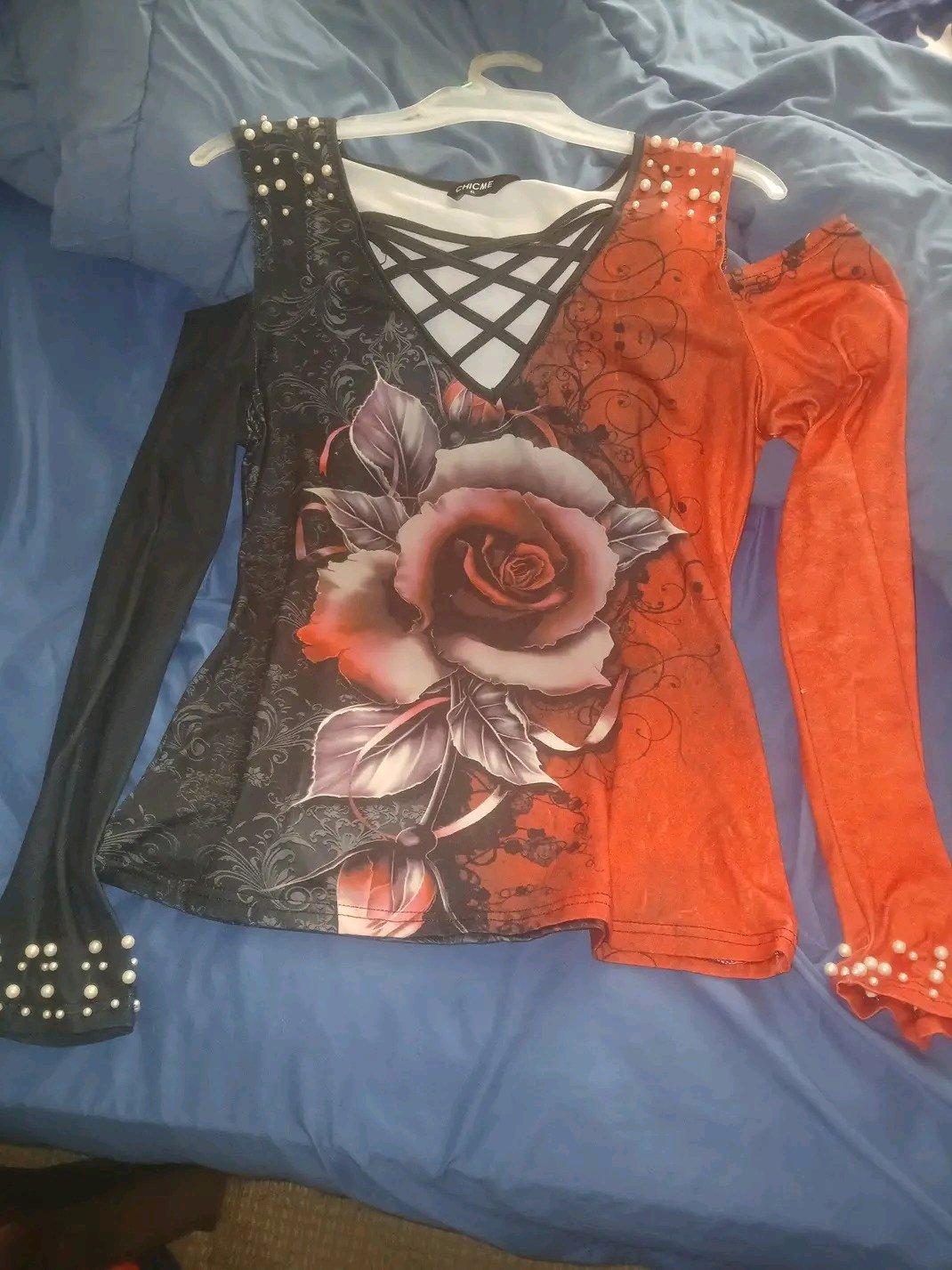 studded cold shoulder top - Springfield, Pennsylvania - FleaMarketBay