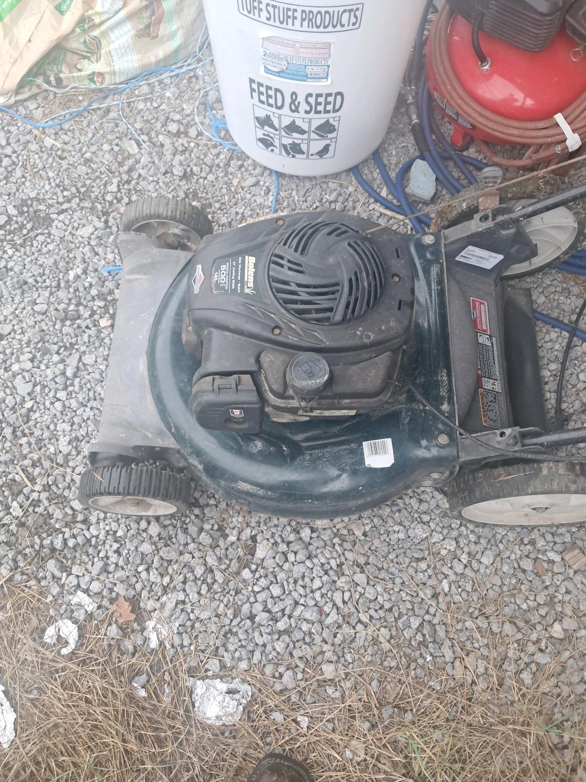Briggs and Stratton push mower - Jewett, Texas - FleaMarketBay