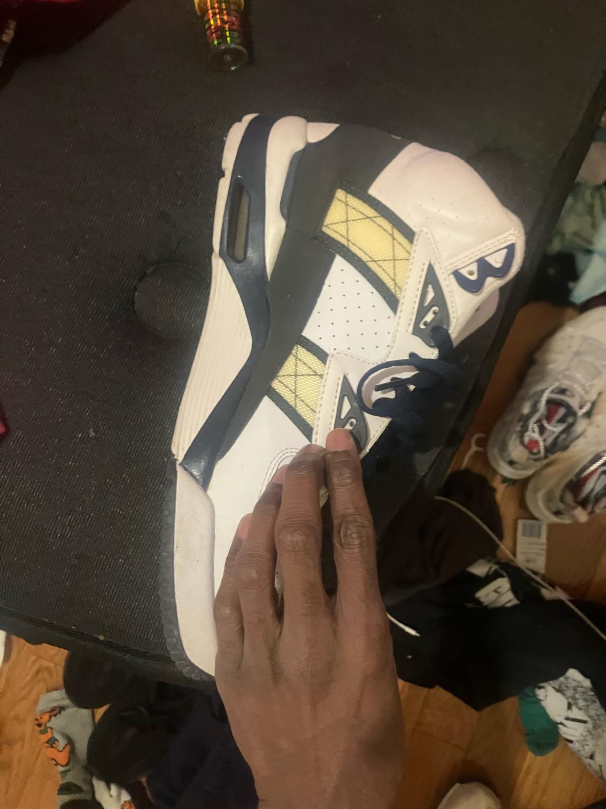 men Nike yellow white blue - Brooklyn, New York - FleaMarketBay