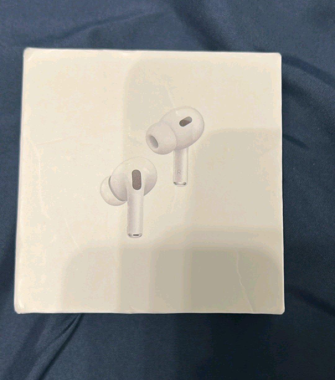 Apple AirPods Pro 3 with ANC - Glendale Heights, Illinois - FleaMarketBay