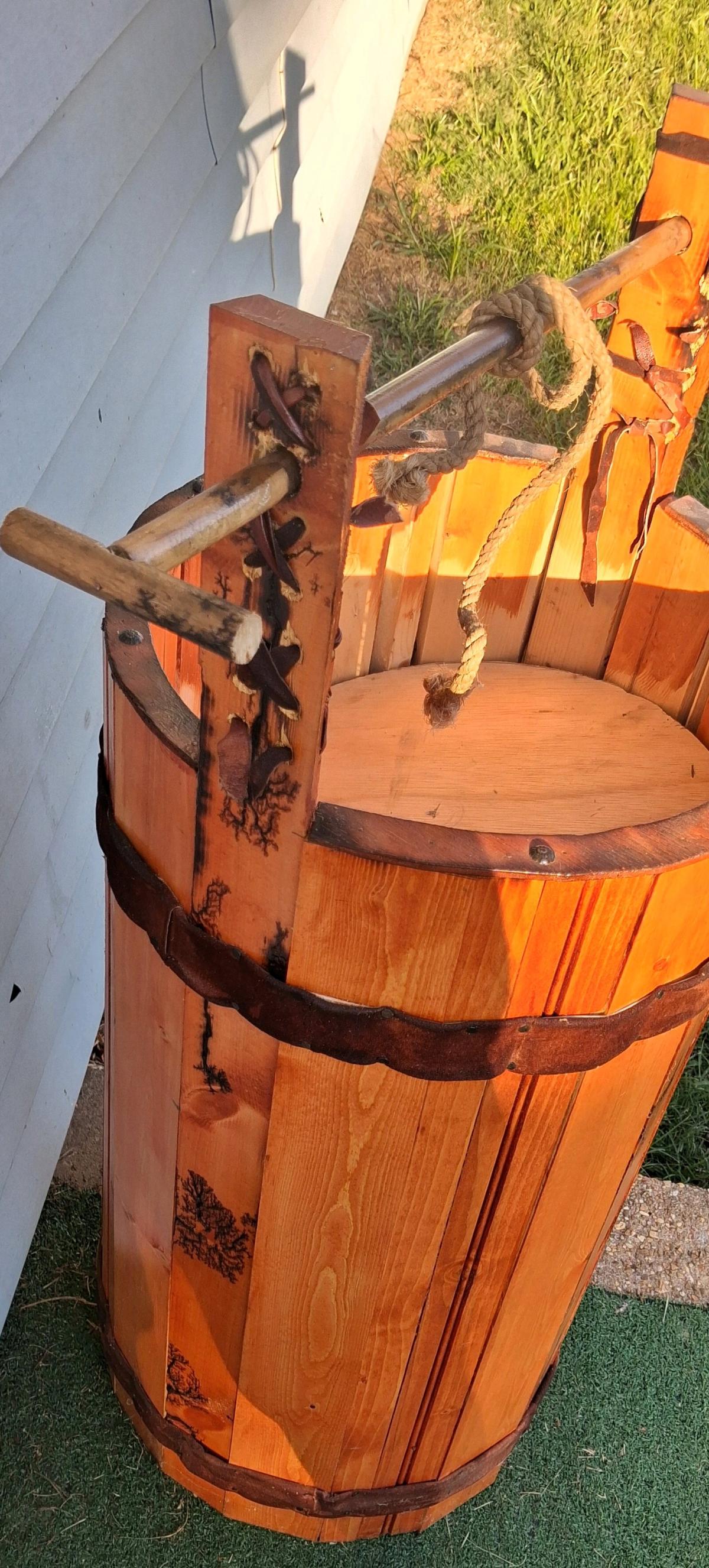 homemade wishing well or put plants in it - Paragould, Arkansas - FleaMarketBay